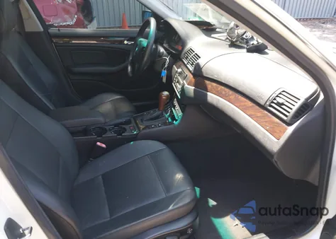 2002 BMW 330Xi из США, поврежденный, VIN WBAEW53482PG17446